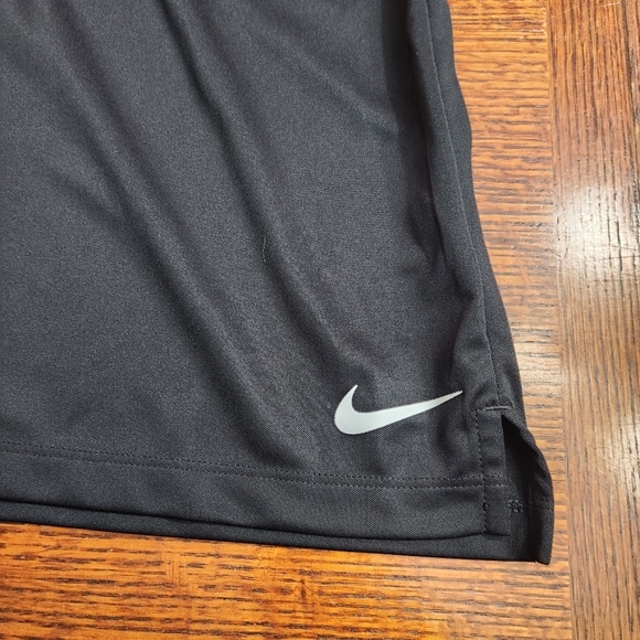 Nike Golf Women’s Black Tank Top Polo Shirt Size XL EUC dri fit - Picture 4 of 9